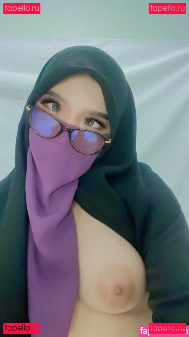 Hijab Camilla Onlyfans Photo Gallery 