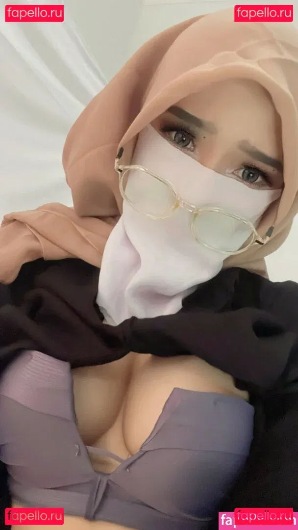 Hijab Camilla Onlyfans Photo Gallery 