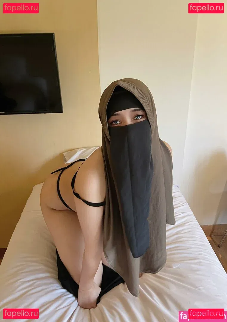 Hijab Camilla Onlyfans Photo Gallery 