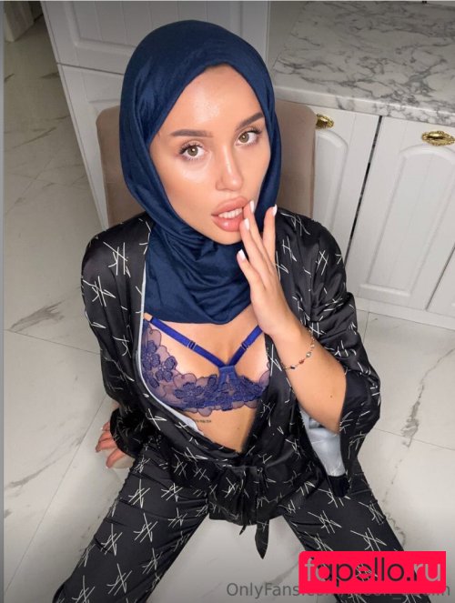 Hijab Camilla Nude Onlyfans Photo 34