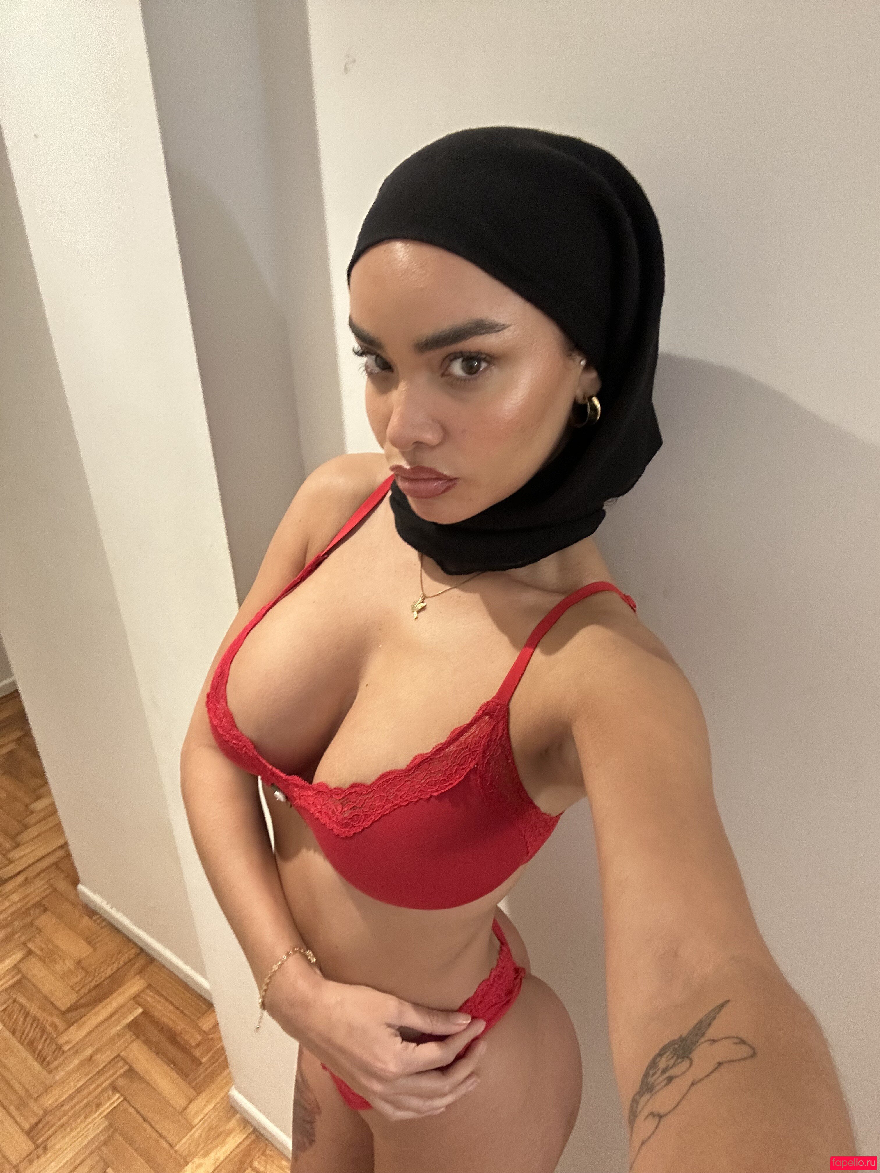 Hijab Camilla Nude Onlyfans Photo 15
