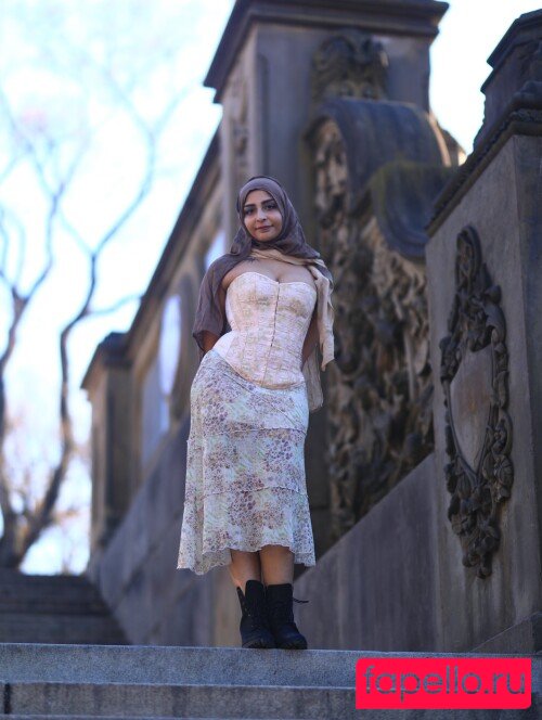 Hijab Camilla Nude Onlyfans Photo 7