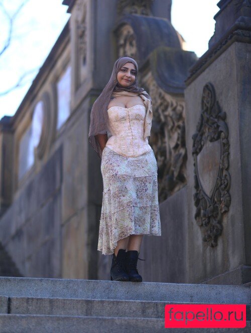 Hijab Camilla Nude Onlyfans Photo 5