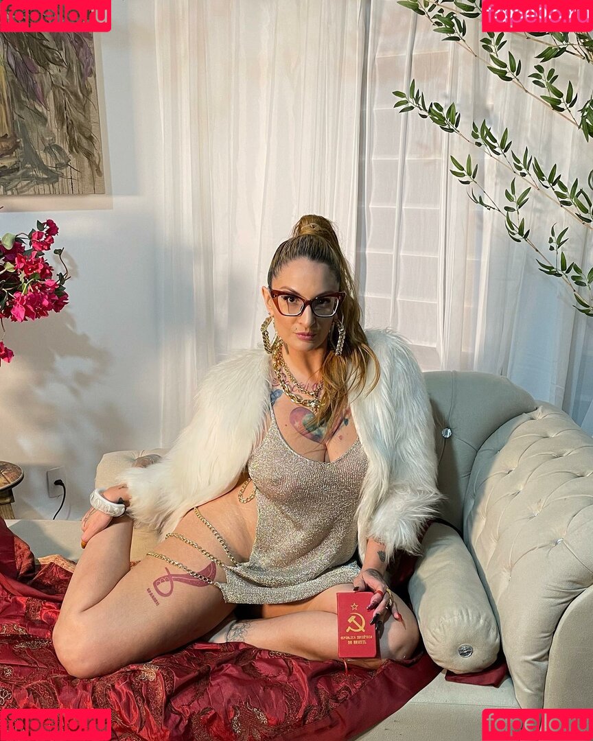 Clara Averbuck Onlyfans Photo Gallery 