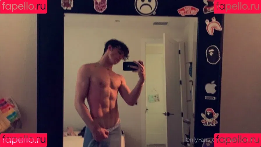 twentoofree Onlyfans Photo Gallery 