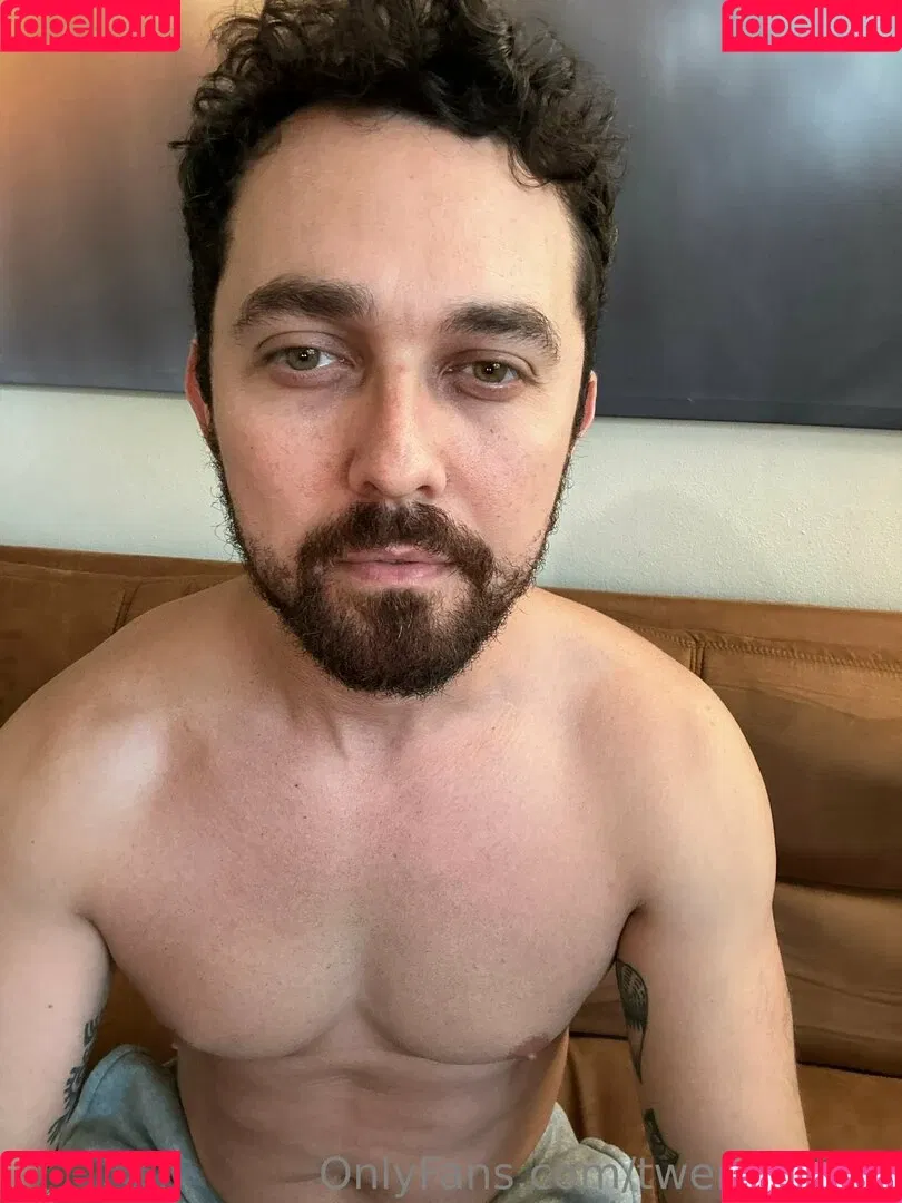 twentoofree Onlyfans Photo Gallery 