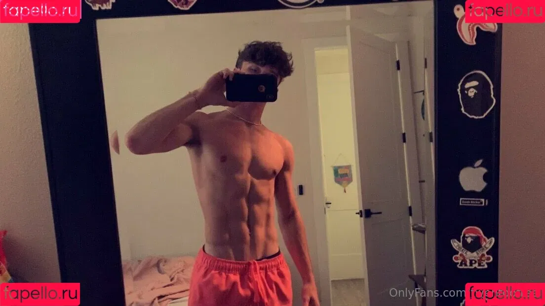twentoofree Onlyfans Photo Gallery 