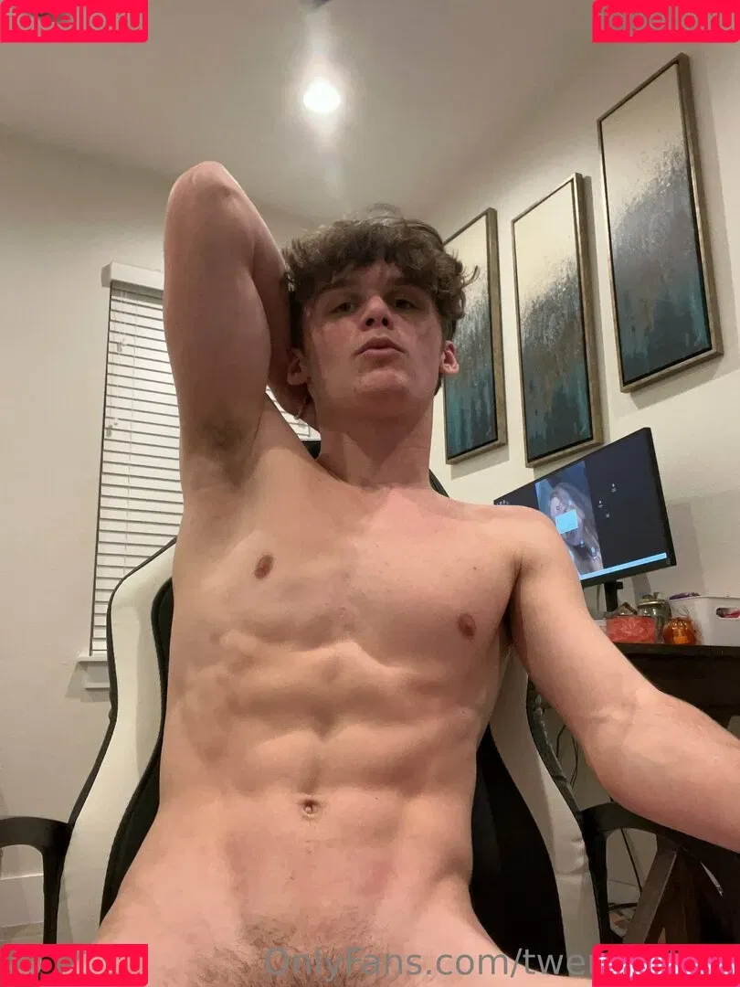 twentoofree Onlyfans Photo Gallery 