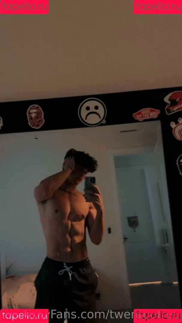 twentoofree Onlyfans Photo Gallery 