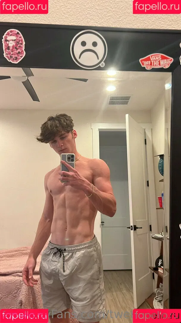 twentoofree Onlyfans Photo Gallery 
