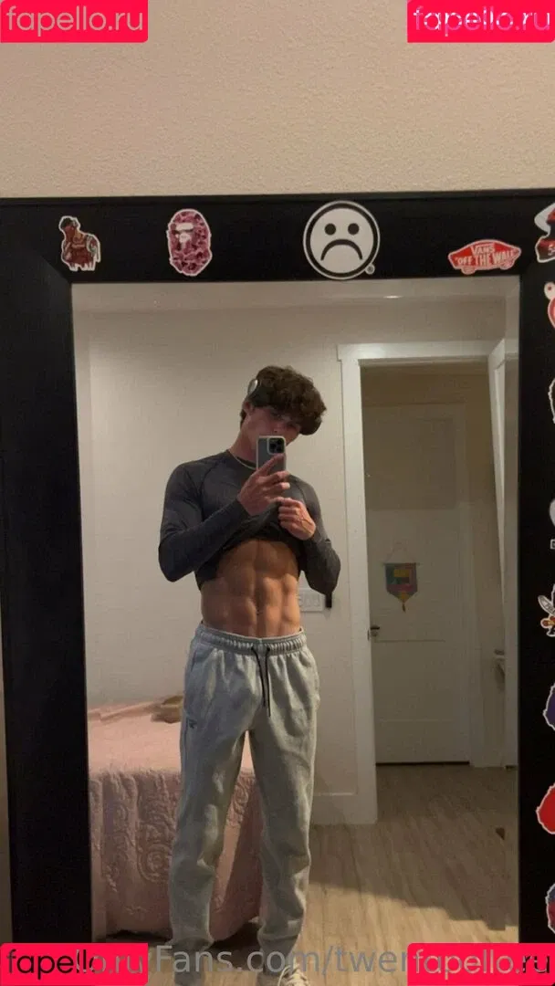 twentoofree Onlyfans Photo Gallery 