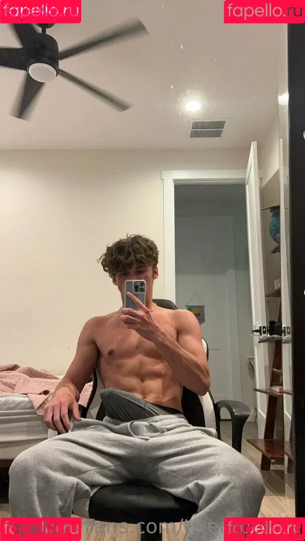 twentoofree Onlyfans Photo Gallery 