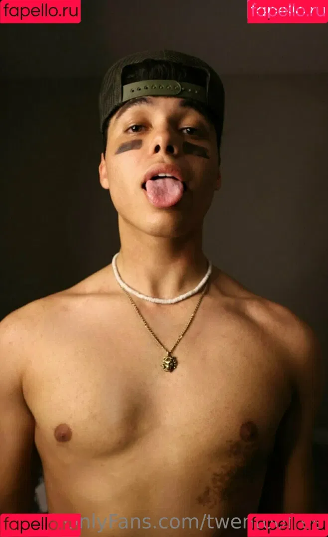 twentoofree Onlyfans Photo Gallery 