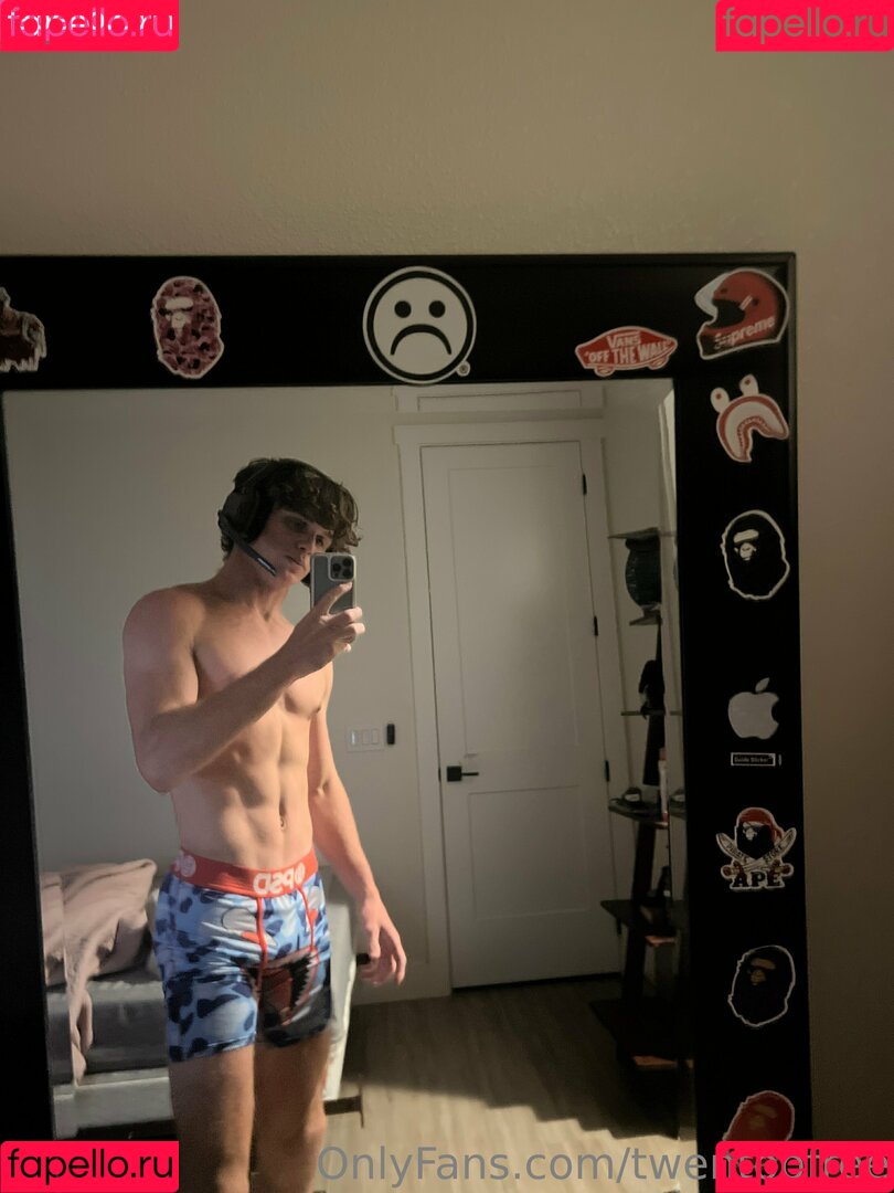 twentoofree Onlyfans Photo Gallery 