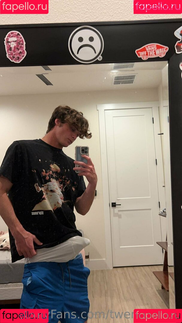 twentoofree Onlyfans Photo Gallery 