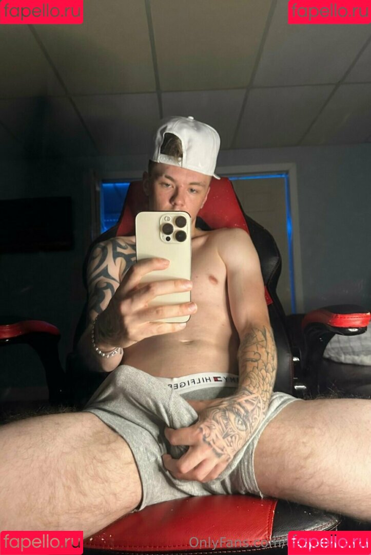 twentoofree Onlyfans Photo Gallery 