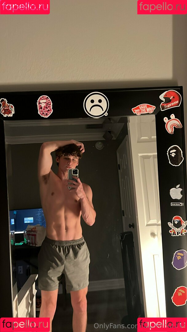 twentoofree Onlyfans Photo Gallery 