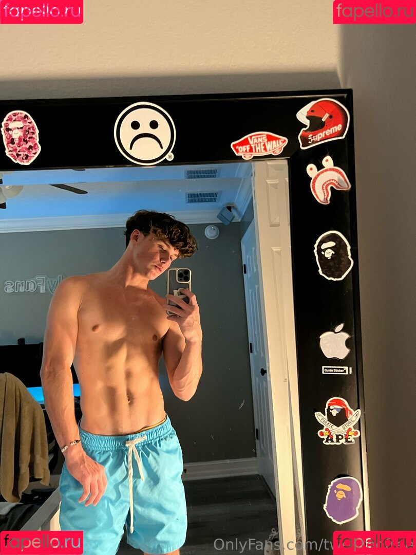 twentoofree Onlyfans Photo Gallery 