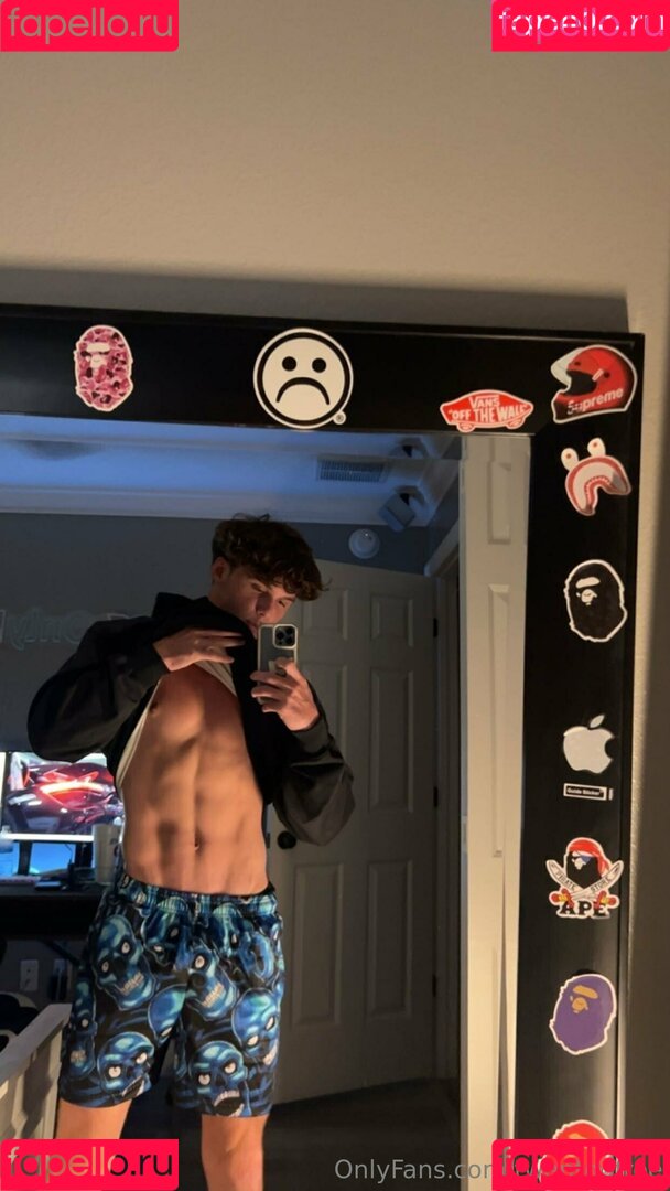 twentoofree Onlyfans Photo Gallery 