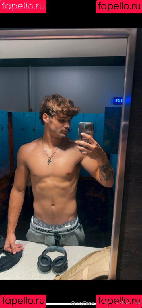 twentoofree Onlyfans Photo Gallery 