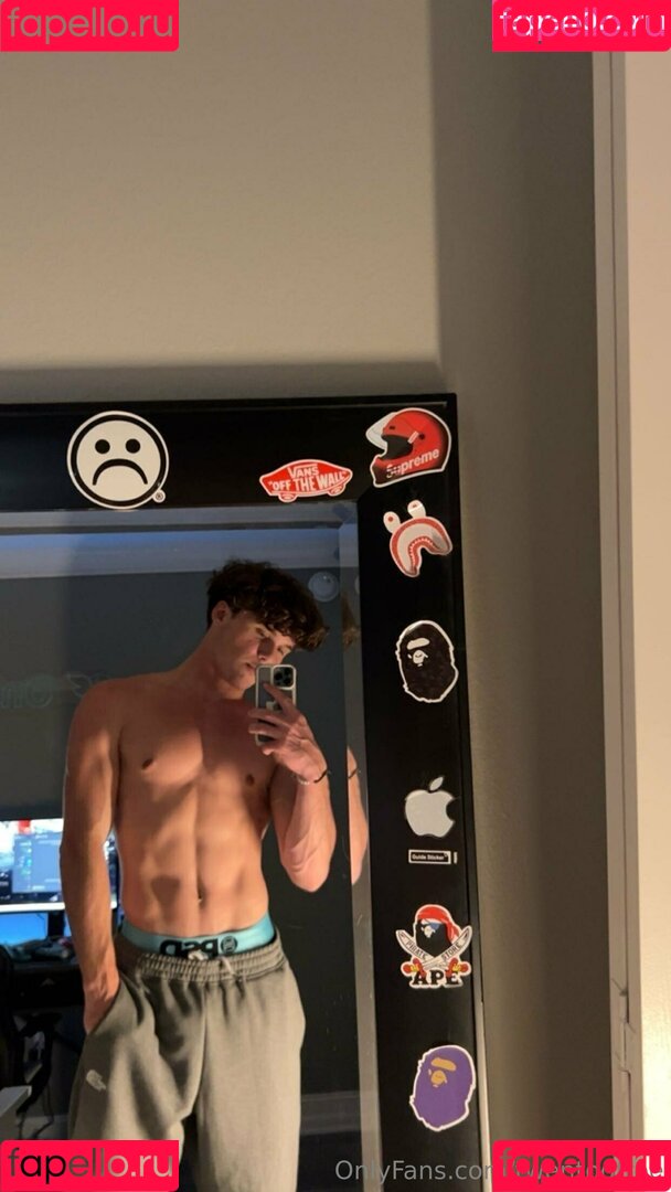 twentoofree Onlyfans Photo Gallery 