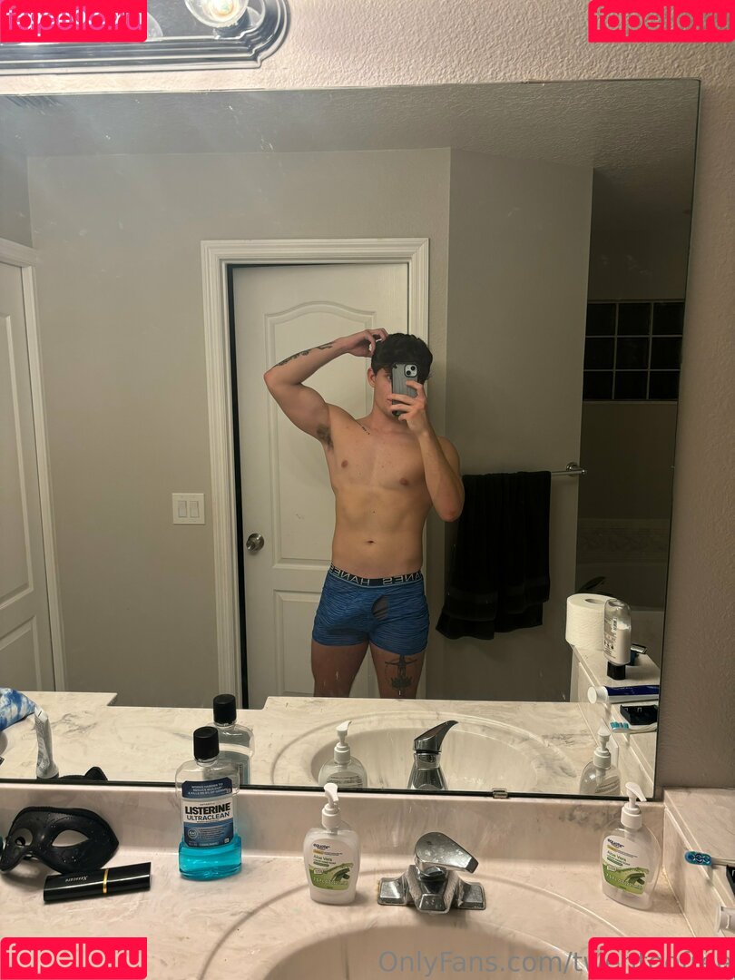 twentoofree Onlyfans Photo Gallery 