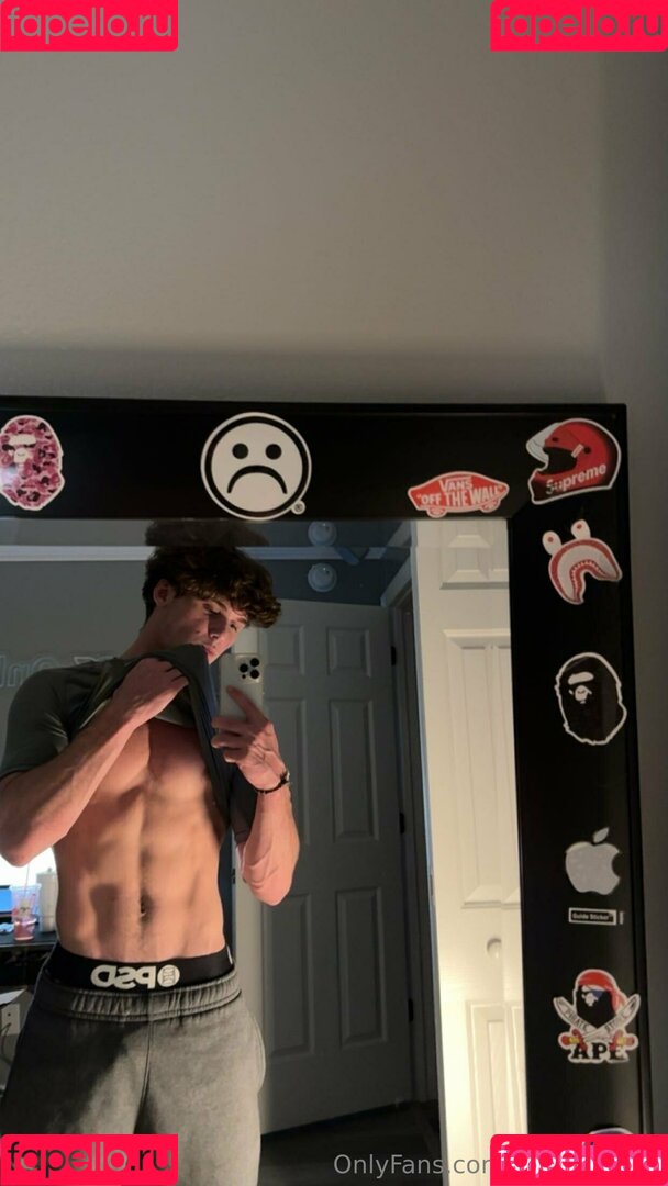 twentoofree Onlyfans Photo Gallery 