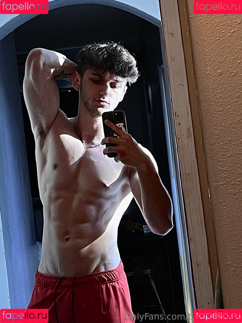 twentoofree Onlyfans Photo Gallery 