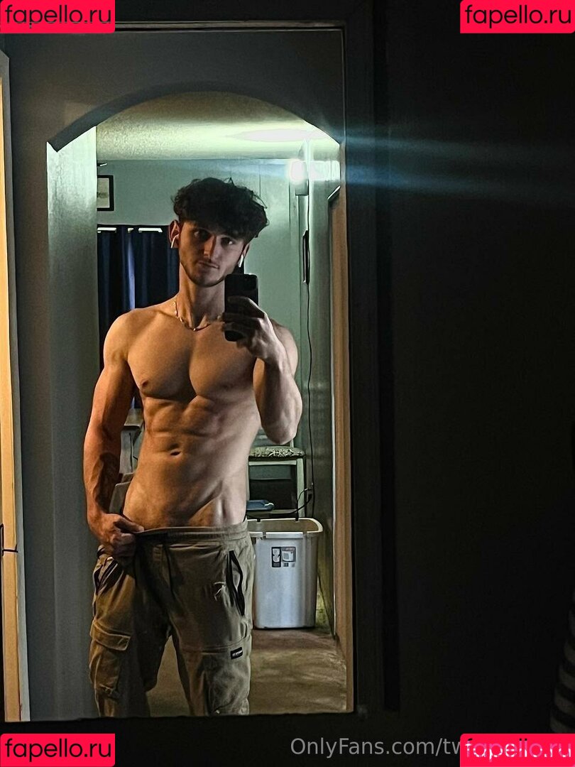 twentoofree Onlyfans Photo Gallery 