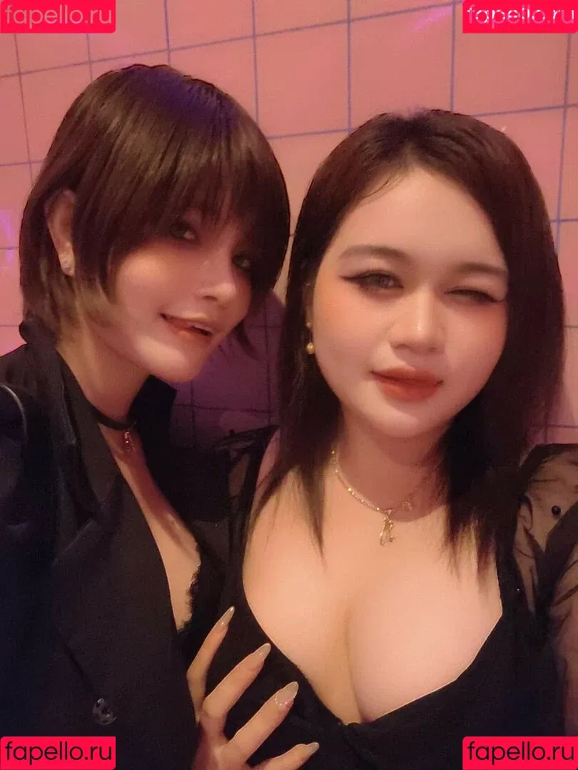 Azami Onlyfans Photo Gallery 