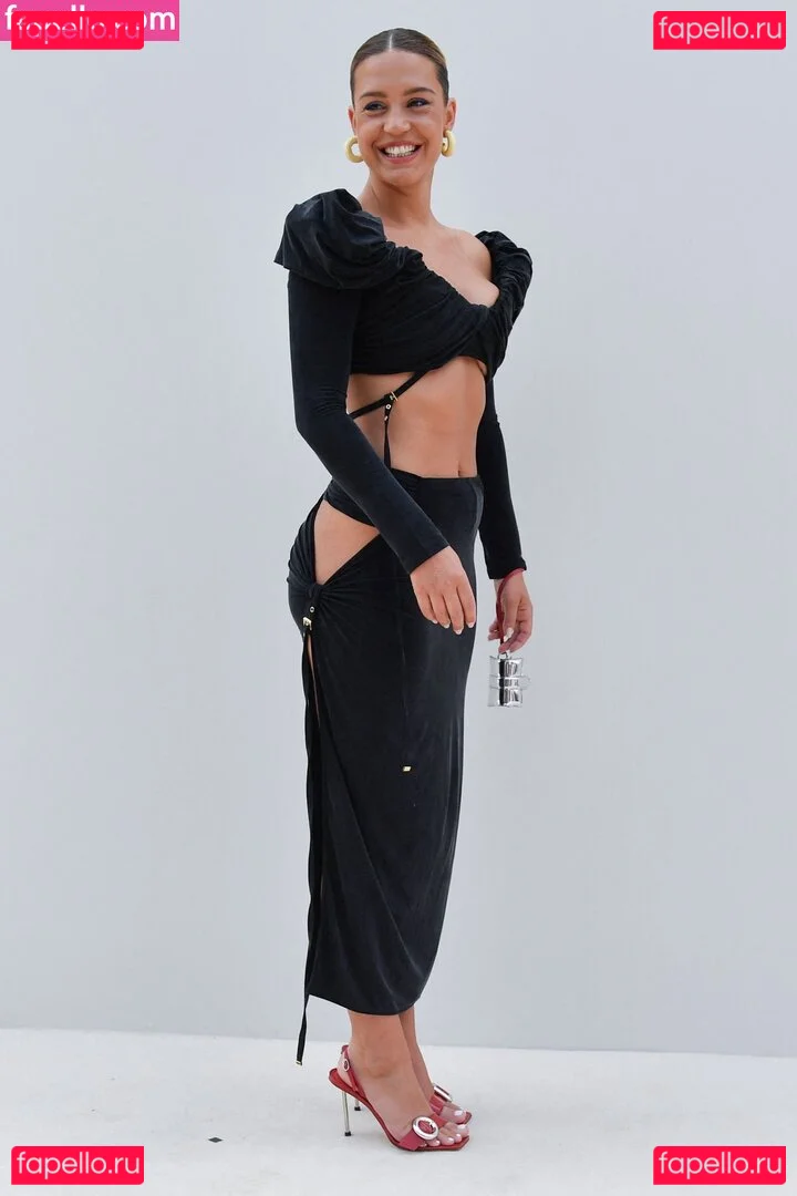 Adele Exarchopoulos Onlyfans Photo Gallery 