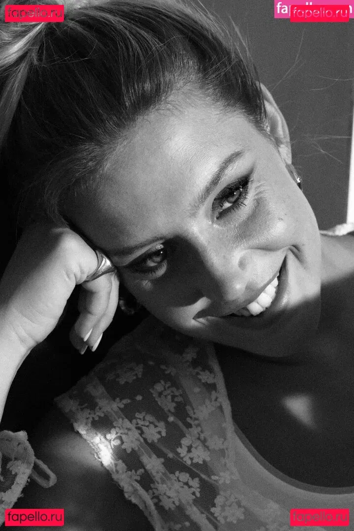 Adele Exarchopoulos Onlyfans Photo Gallery 