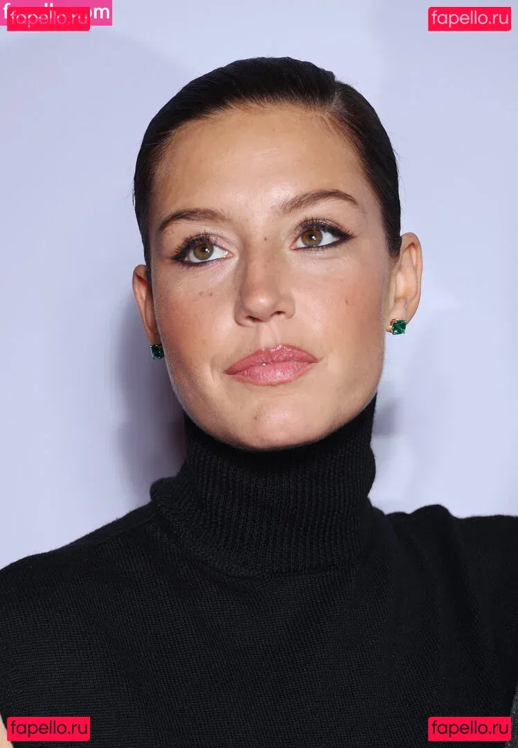 Adele Exarchopoulos Onlyfans Photo Gallery 