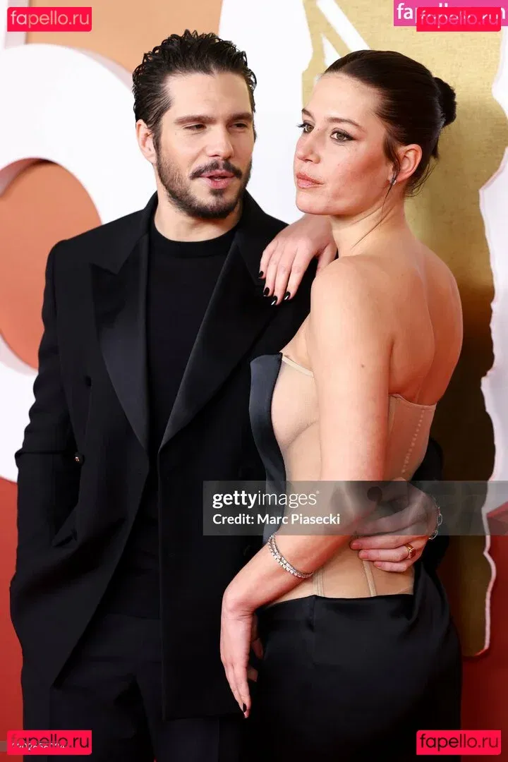 Adele Exarchopoulos Onlyfans Photo Gallery 