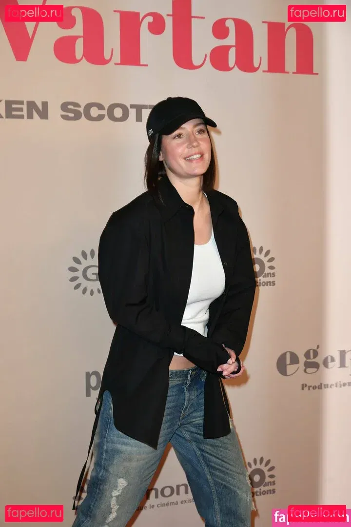 Adele Exarchopoulos Onlyfans Photo Gallery 