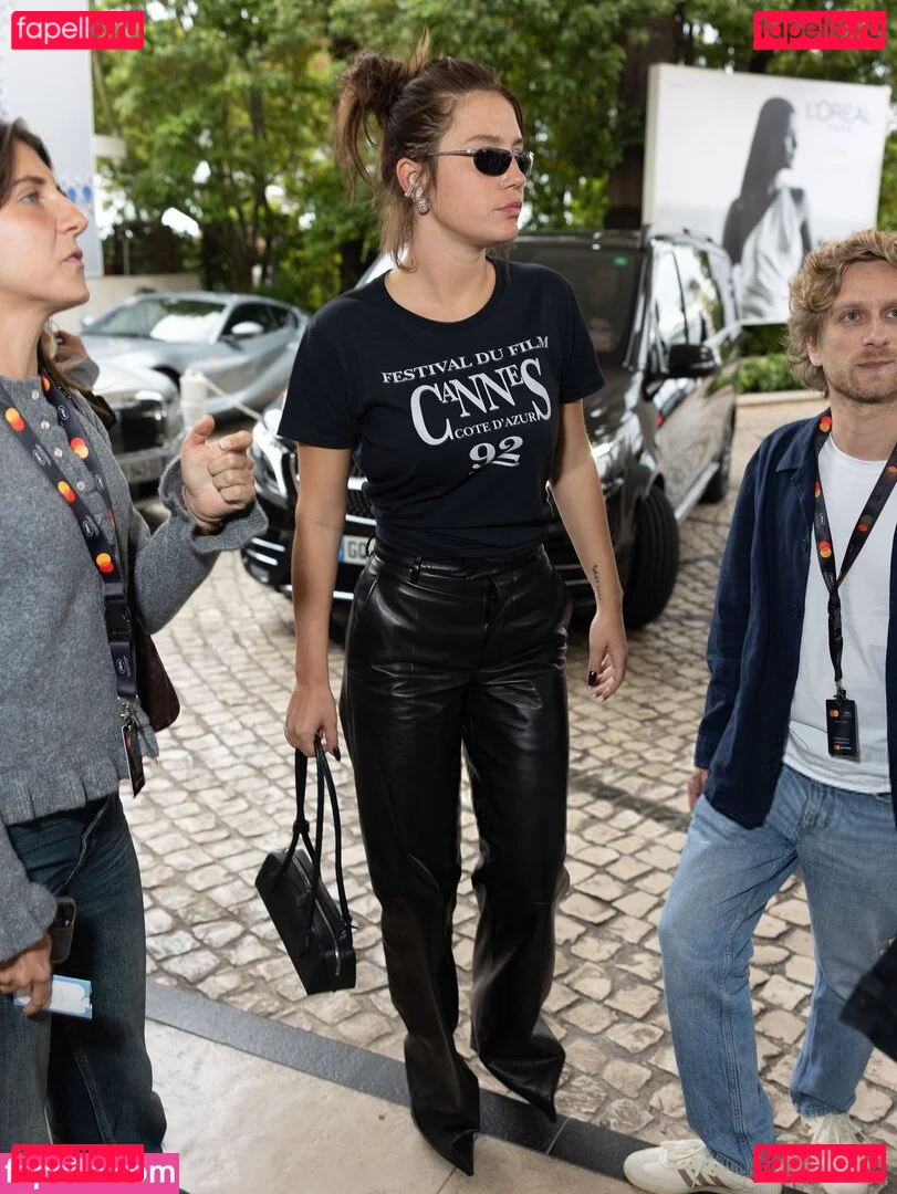 Adele Exarchopoulos Onlyfans Photo Gallery 