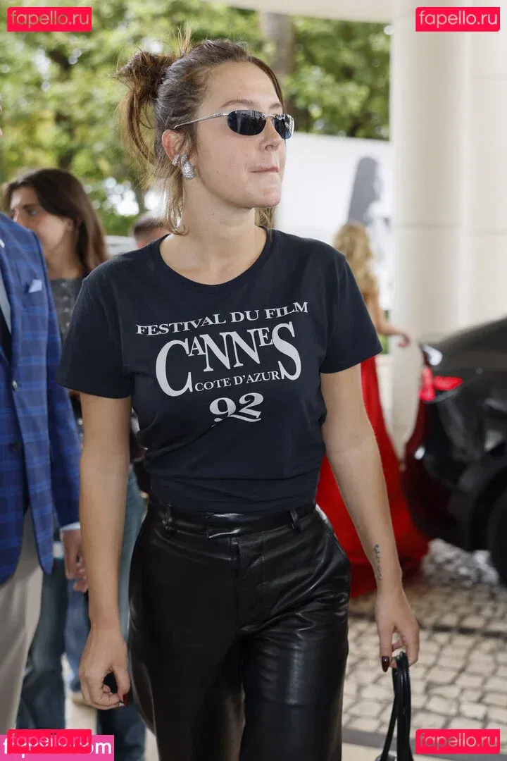 Adele Exarchopoulos Onlyfans Photo Gallery 