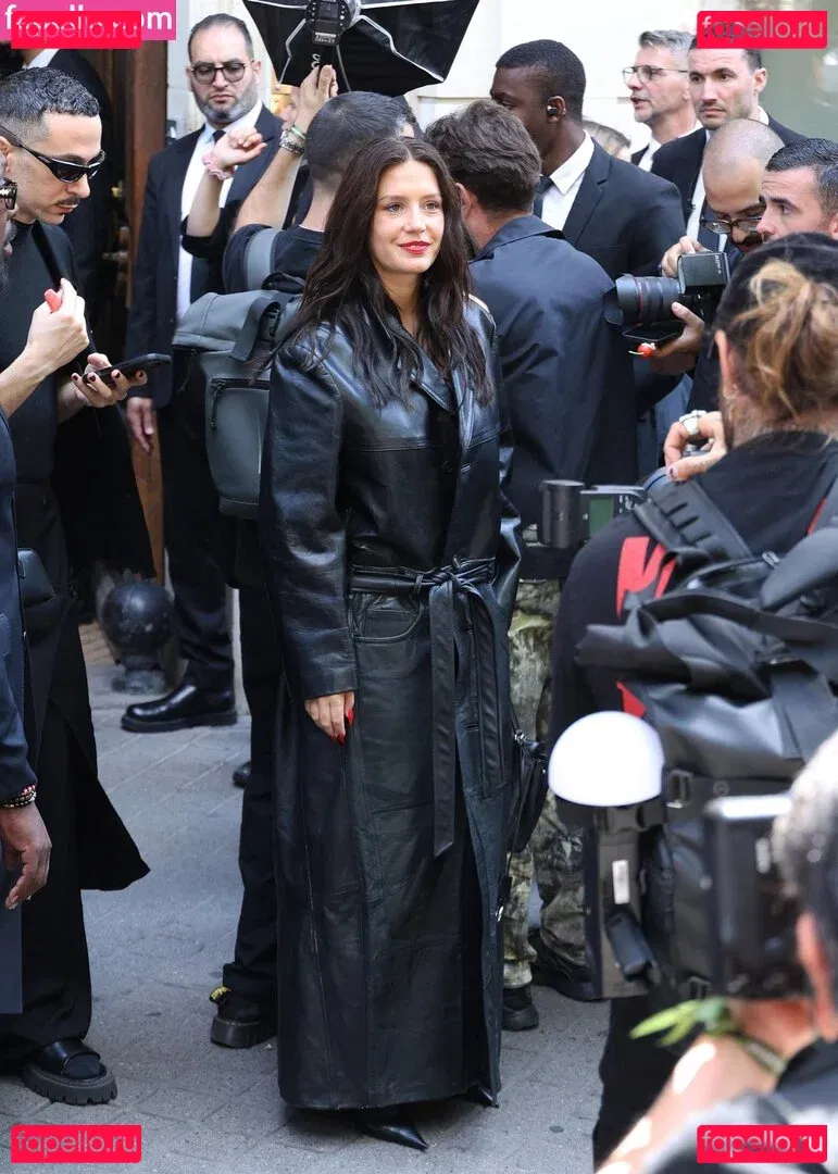 Adele Exarchopoulos Onlyfans Photo Gallery 