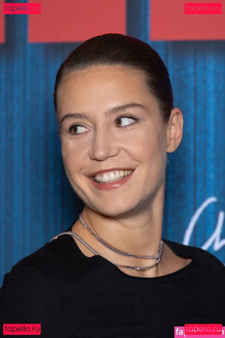 Adele Exarchopoulos Onlyfans Photo Gallery 