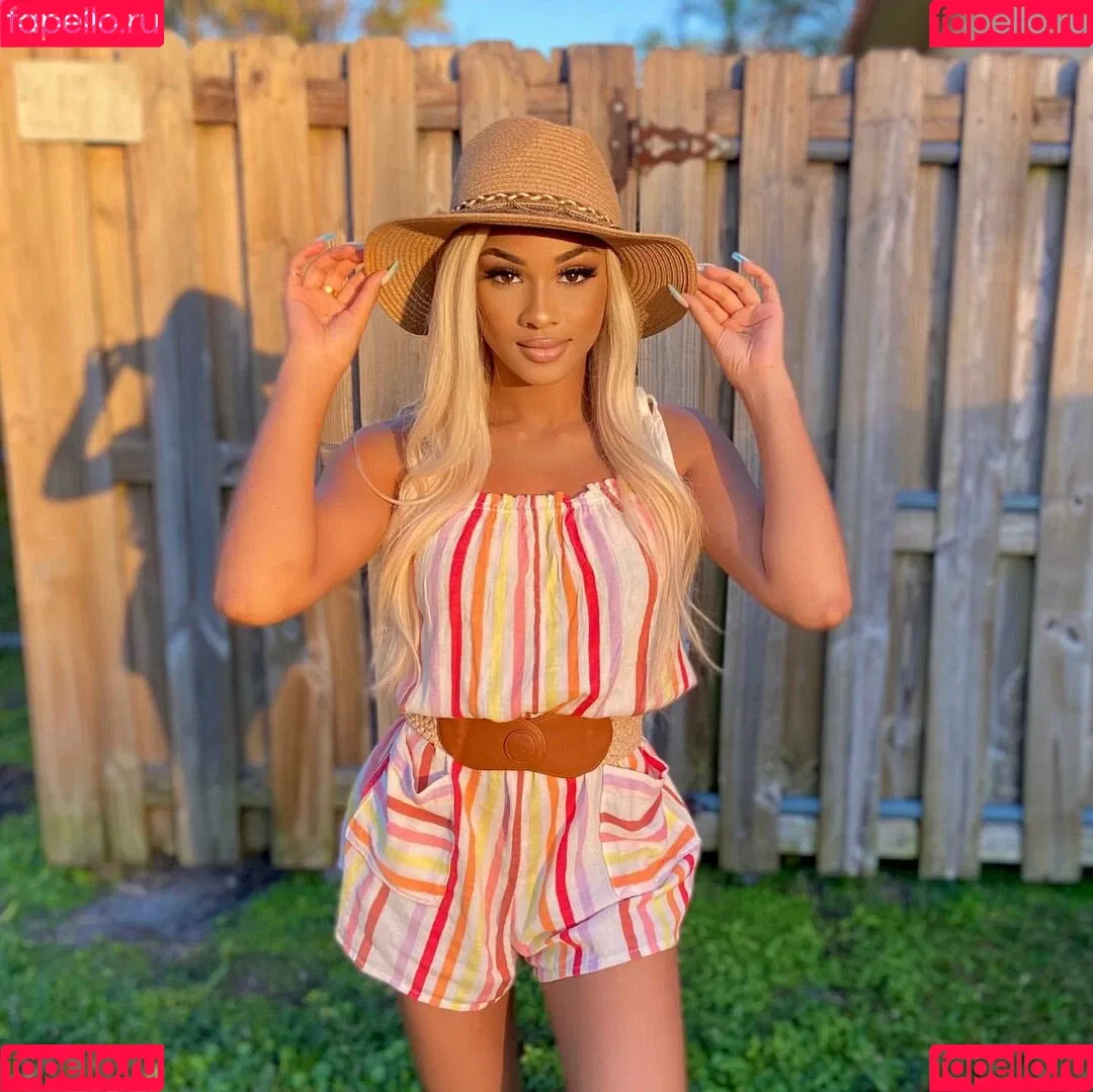 Breann Llewelyn Onlyfans Photo Gallery 