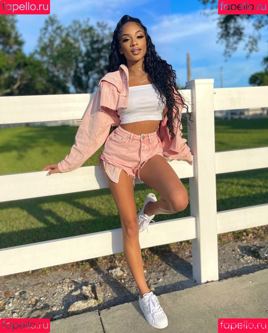 Breann Llewelyn Onlyfans Photo Gallery 