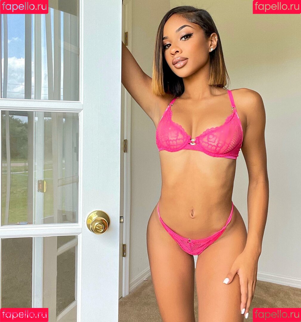 Breann Llewelyn Onlyfans Photo Gallery 