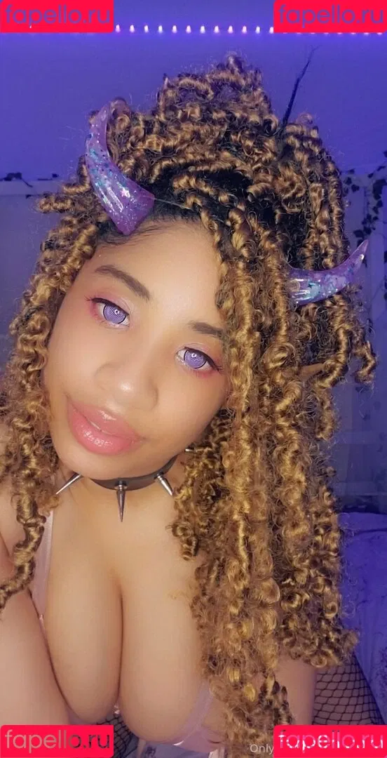 aaimztako Onlyfans Photo Gallery 