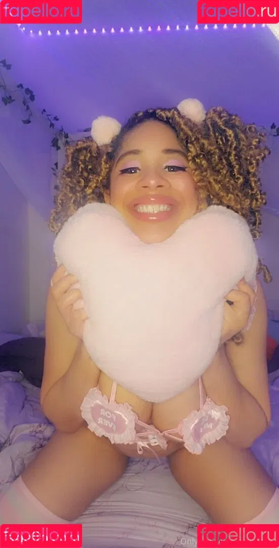 aaimztako Onlyfans Photo Gallery 
