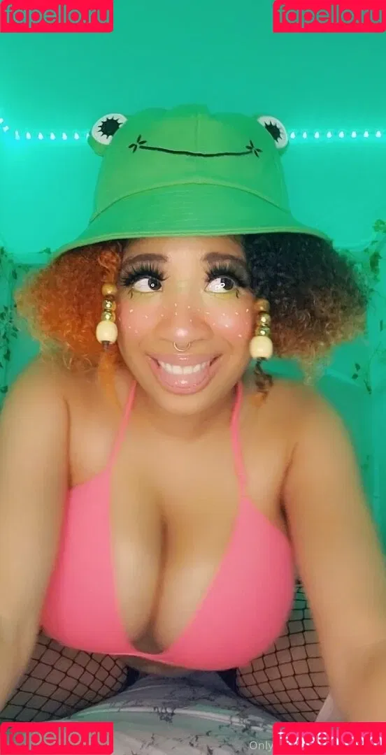 aaimztako Onlyfans Photo Gallery 