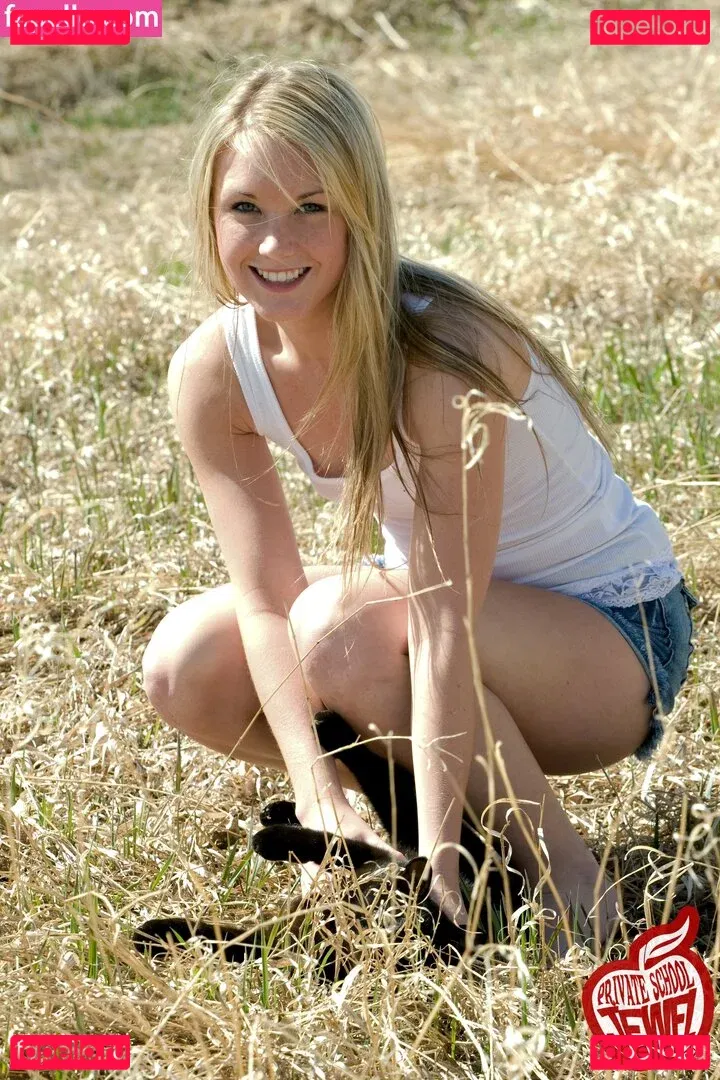 ThisYearsModel Onlyfans Photo Gallery 