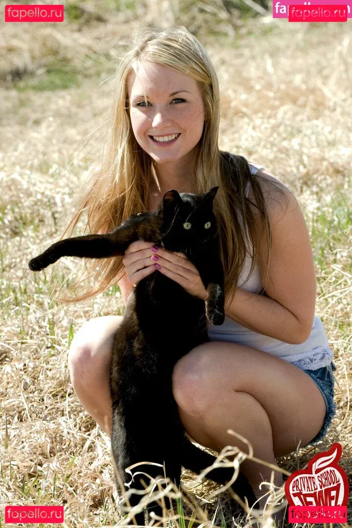 ThisYearsModel Onlyfans Photo Gallery 