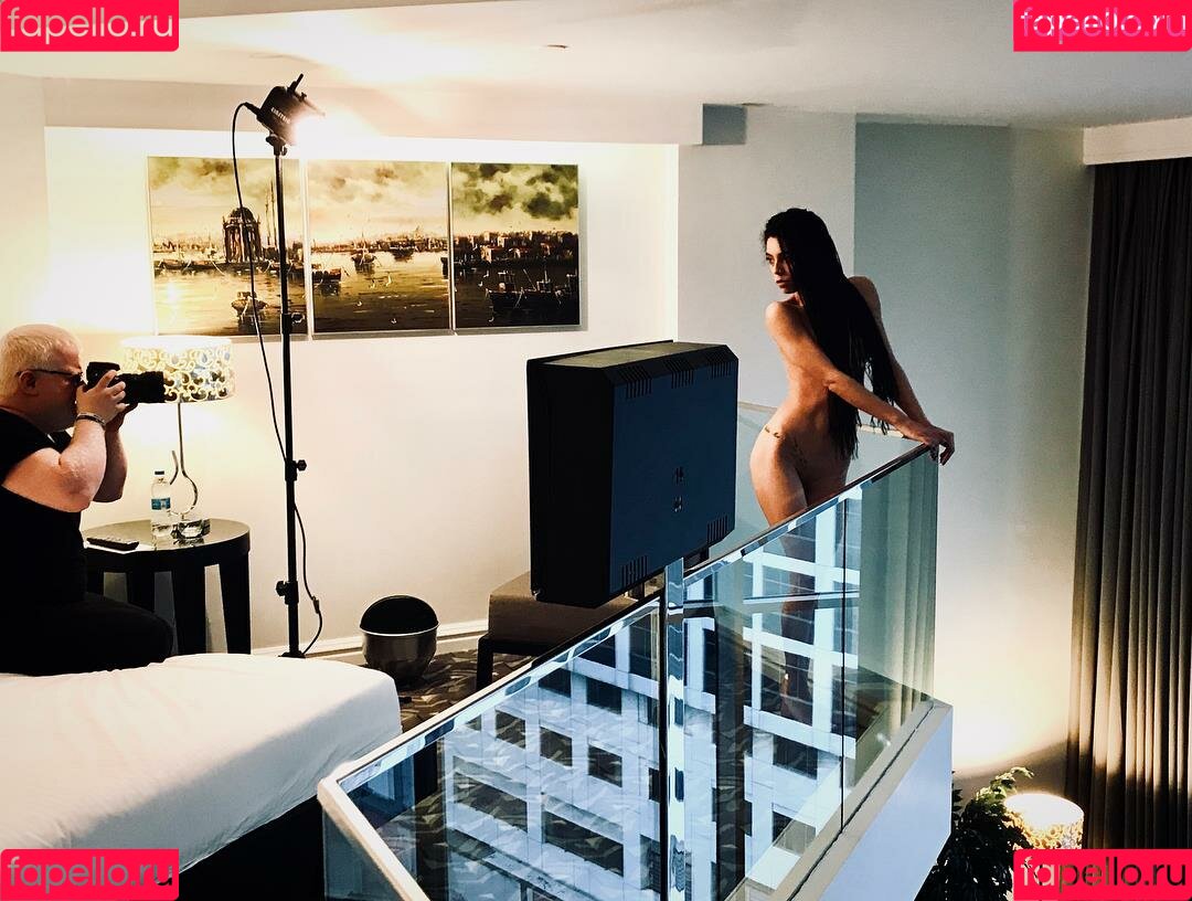 Didem Dinç Onlyfans Photo Gallery 