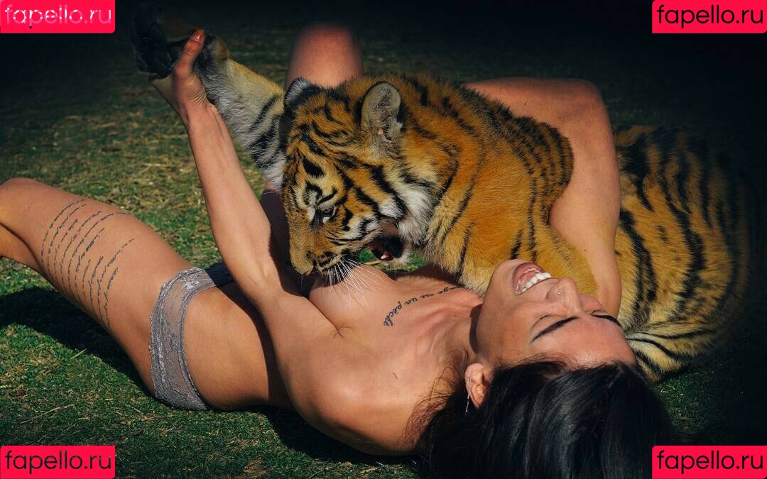 Didem Dinç Onlyfans Photo Gallery 