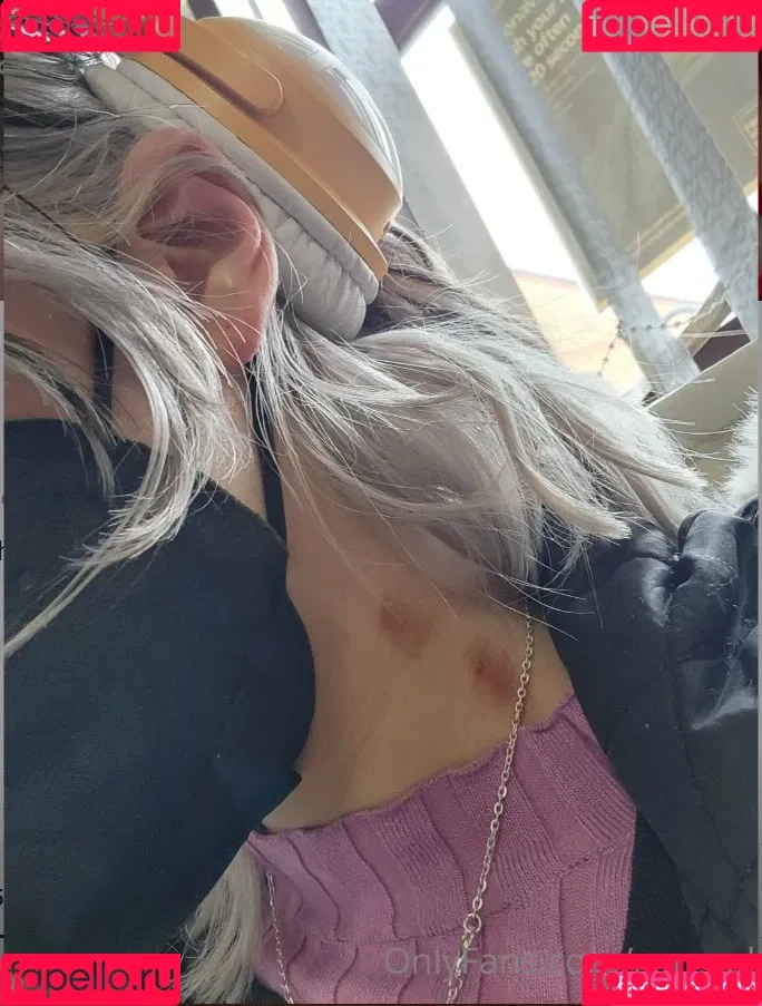 zureeal Onlyfans Photo Gallery 